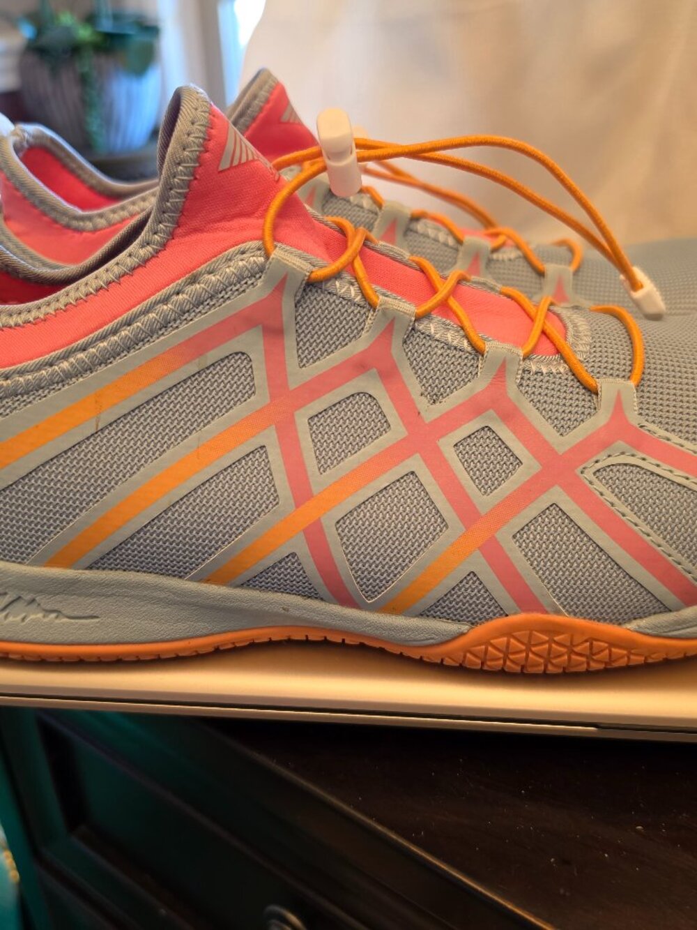 Avenger Work Shoes Hydro Safety Steel Toe Blue/Pink/Orange Size 9.5 Ladies